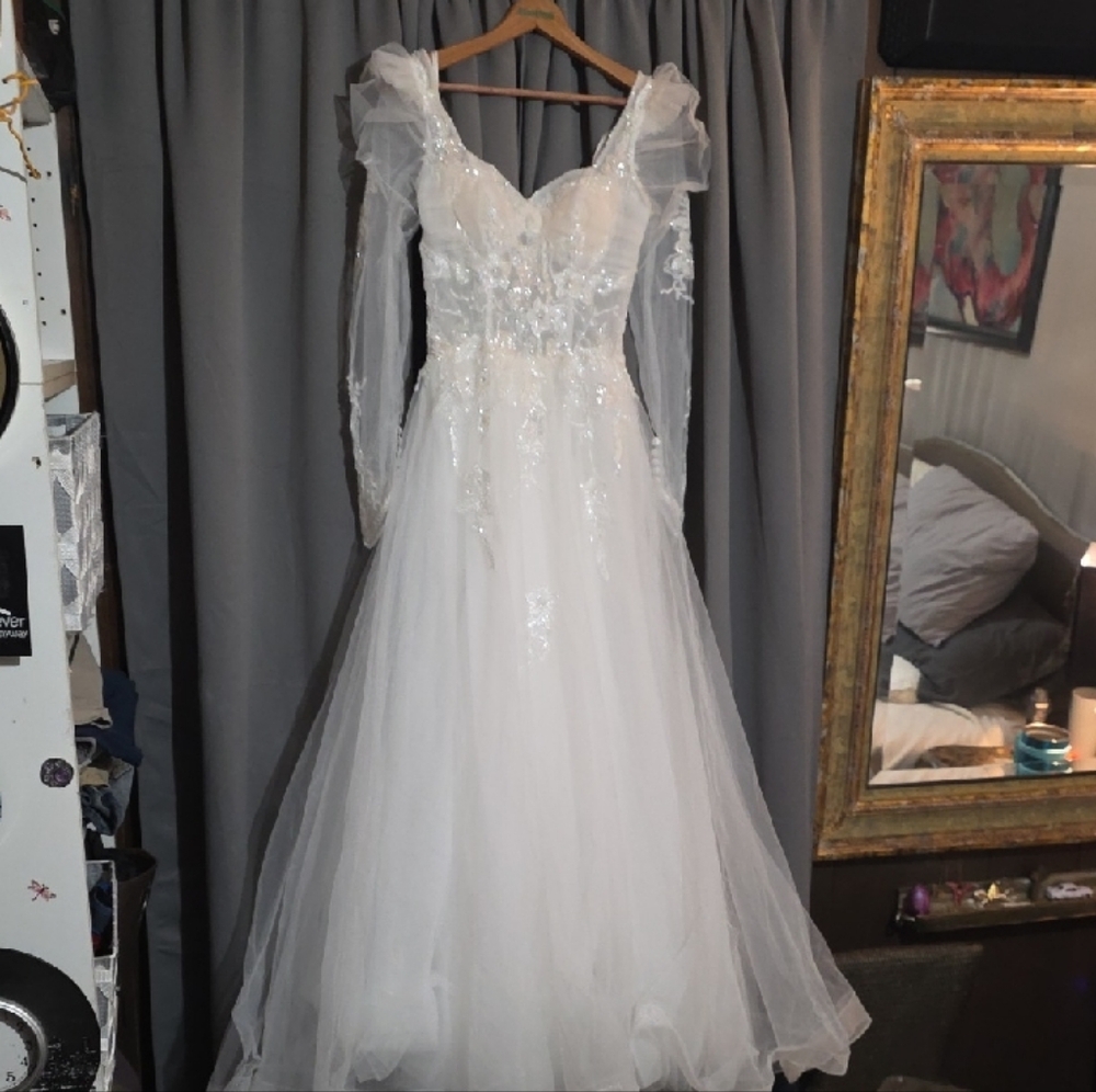 Hearbob White Lace Dress